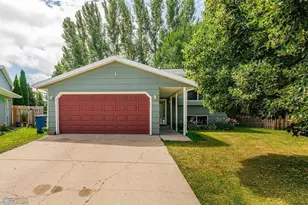 1246 32nd St Cir S, Moorhead, MN 56560 - Photo 1