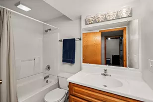 5800 Scenic Heights Dr, Minnetonka, MN 55345 - Photo 21