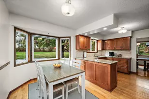 5800 Scenic Heights Dr, Minnetonka, MN 55345 - Photo 5