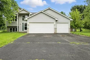 10374 61st St NE, Albertville, MN 55301 - Photo 1