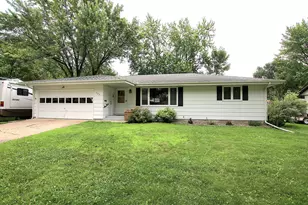 725 Southview Dr SW, Hutchinson, MN 55350 - Photo 1