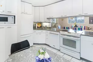 10411 Cedar Lake Rd, Minnetonka, MN 55305 - Photo 13