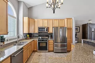 952 Kimberly Ln, Chanhassen, MN 55317 - Photo 19