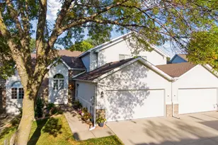 952 Kimberly Ln, Chanhassen, MN 55317 - Photo 1