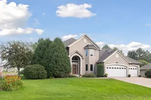 2906 Butternut Dr, Chaska, MN 55318 - Photo 3