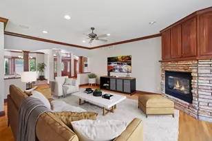 2906 Butternut Dr, Chaska, MN 55318 - Photo 13