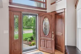 2906 Butternut Dr, Chaska, MN 55318 - Photo 5