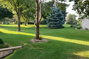 611 Cherrywood Ct, Red Wing, MN 55066 - Photo 11