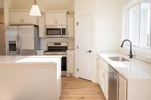 112 18 Street SE, Barnesville, MN 56514 - Photo 3