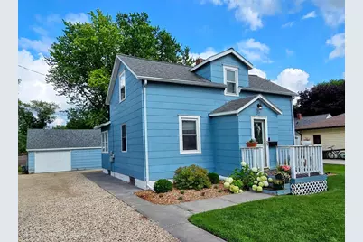 215 8th Avenue SW, Pipestone, MN 56164 - Photo 1