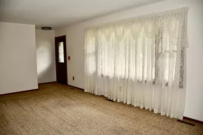 722 Kendall Avenue S, Thief River Falls, MN 56701 - Photo 9