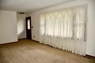 722 Kendall Ave S, Thief River Falls, MN 56701 - Photo 9