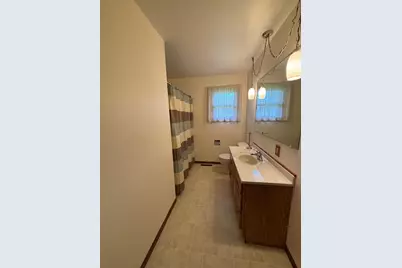 722 Kendall Avenue S, Thief River Falls, MN 56701 - Photo 11