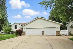 785 Lee St NE, Owatonna, MN 55060 - Photo 1