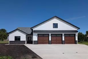 604 W 7th Ave, Osakis, MN 56360 - Photo 1