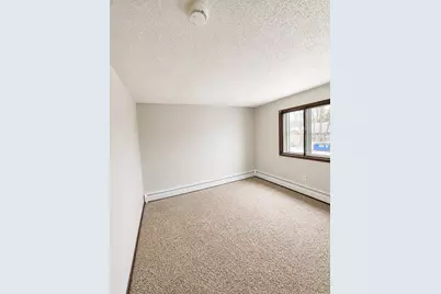 761 S 9th Street #5, Bird Island, MN 55310 - Photo 5