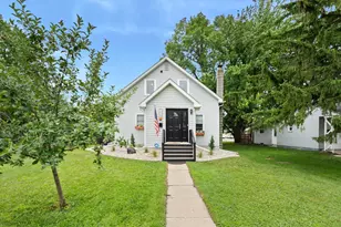 1418 Irving St, Alexandria, MN 56308 - Photo 1