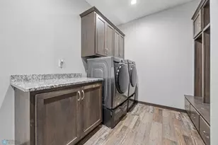 6884 21st St S, Fargo, ND 58104 - Photo 25