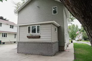 223 W 10th St, Fairmont, MN 56031 - Photo 29