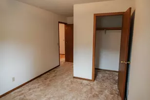 223 W 10th St, Fairmont, MN 56031 - Photo 21