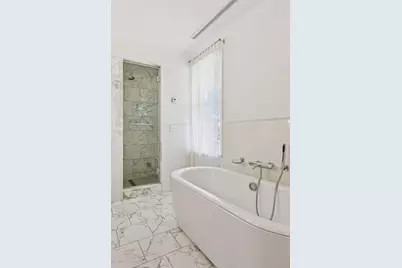 2225 E Lake Of The Isles Parkway, Minneapolis, MN 55405 - Photo 31