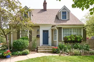 678 Sue Pl, Saint Paul, MN 55116 - Photo 1