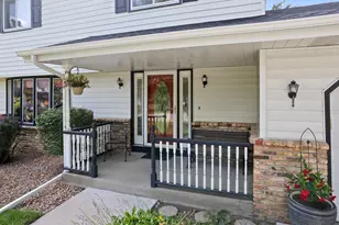 4363 Bramblewood Ave, Vadnais Heights, MN 55127 - Photo 5