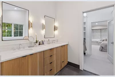 19020 Minnetonka Boulevard, Deephaven, MN 55391 - Photo 13