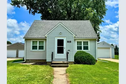 919 3rd Street SW, Waseca, MN 56093 - Photo 1