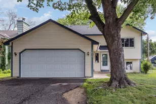 1610 Victoria St N, Saint Paul, MN 55117 - Photo 1