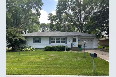 1463 Grace Avenue SW, Willmar, MN 56201 - Photo 1
