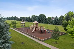 326 44th Ave S, Moorhead, MN 56560 - Photo 33