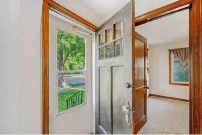 906 N Prairie Avenue, Fairmont, MN 56031 - Photo 3
