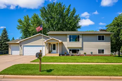 902 11th Street W, Hastings, MN 55033 - Photo 1