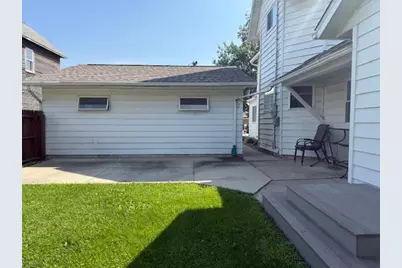 307 Main Street E, Caledonia, MN 55921 - Photo 5