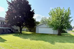 402 6th St SW, Little Falls, MN 56345 - Photo 5