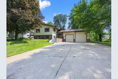 135 Knollwood Street W, Annandale, MN 55302 - Photo 1