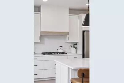 870 Mount  Curve Boulevard #L, Saint Paul, MN 55116 - Photo 13