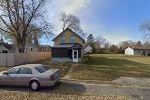 25 7th Ave NE, Saint Cloud, MN 56304 - Photo 1