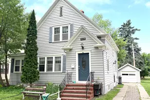 909 5th St S, Moorhead, MN 56560 - Photo 1