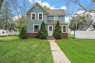 1302 8th Ave NW, Austin, MN 55912 - Photo 1