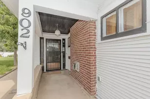 902 White St, Jackson, MN 56143 - Photo 3