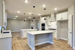 1526 Clover Preserve Wy, Chaska, MN 55318 - Photo 13