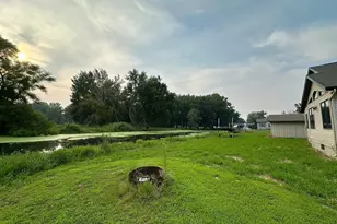 921 Lillian St, Waterville, MN 56096 - Photo 13