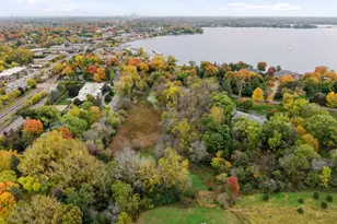 128 Peavey Ln, Wayzata, MN 55391 - Photo 1