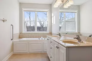 790 Woodduck Dr, Woodbury, MN 55125 - Photo 15