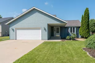 640 Grayhawk Dr, Mankato, MN 56001 - Photo 1