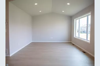 6715 Meadow View Drive S, Fargo, ND 58104 - Photo 13