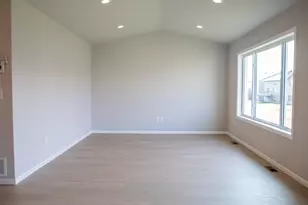 6715 Meadow View Dr S, Fargo, ND 58104 - Photo 13