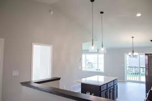 6715 Meadow View Dr S, Fargo, ND 58104 - Photo 5